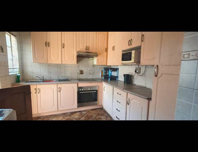 3 BEDROOM HOUSE FOR SALE IN ELANDSPOORT